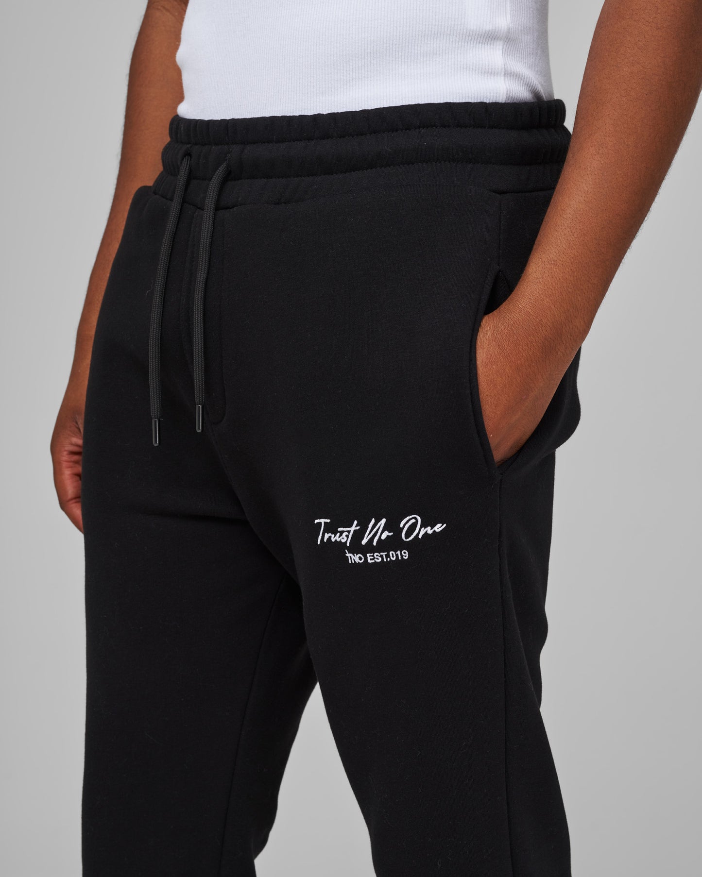 TNO Basic Jogger | black